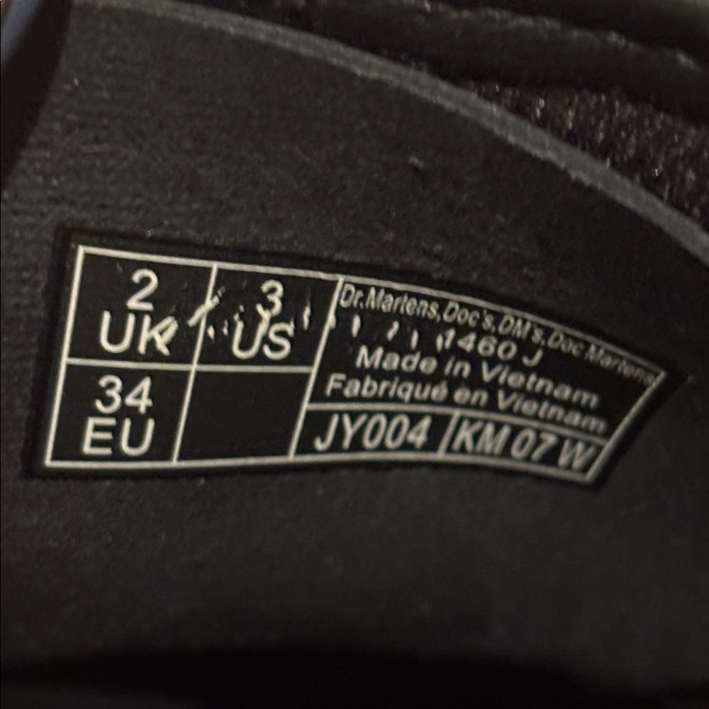Dr. Martens- Big Kids size 3 - Picture 6 of 7